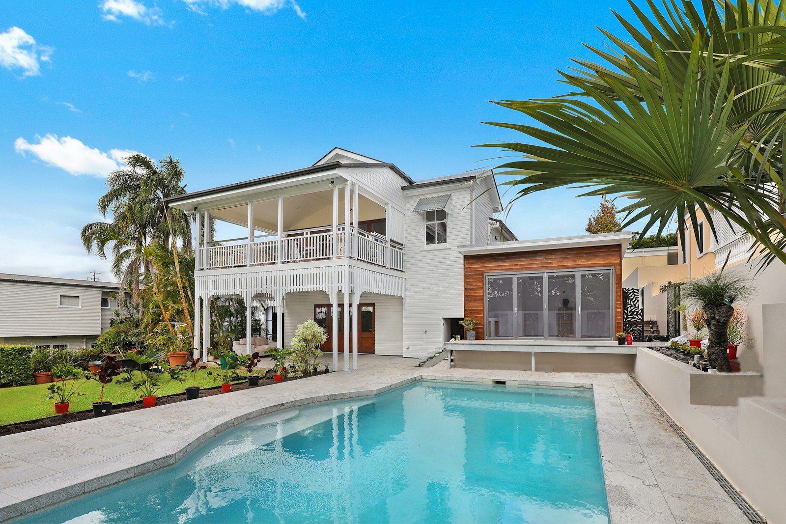 Lucca Pool Villa